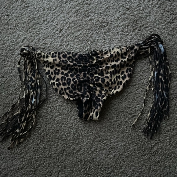 BILLABONG leopard print size small scrunch bum bikini bottom - Picture 5 of 10